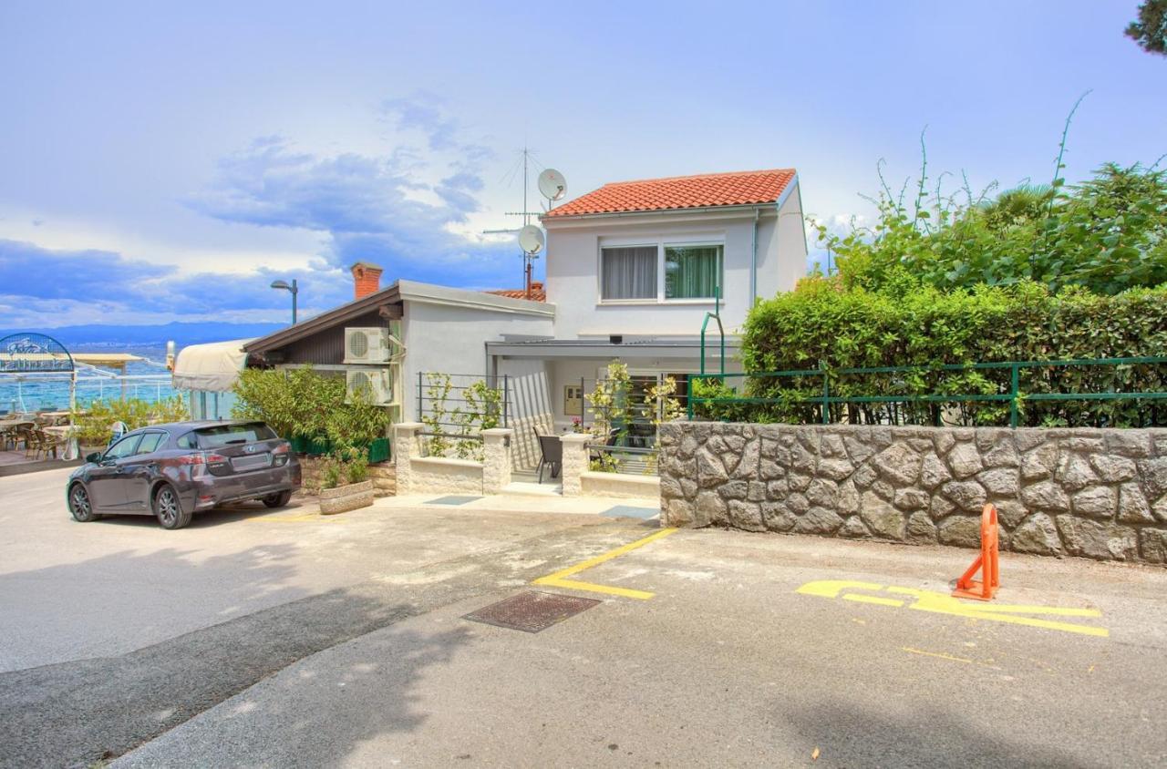 Holiday House Mar Malinska Exterior photo
